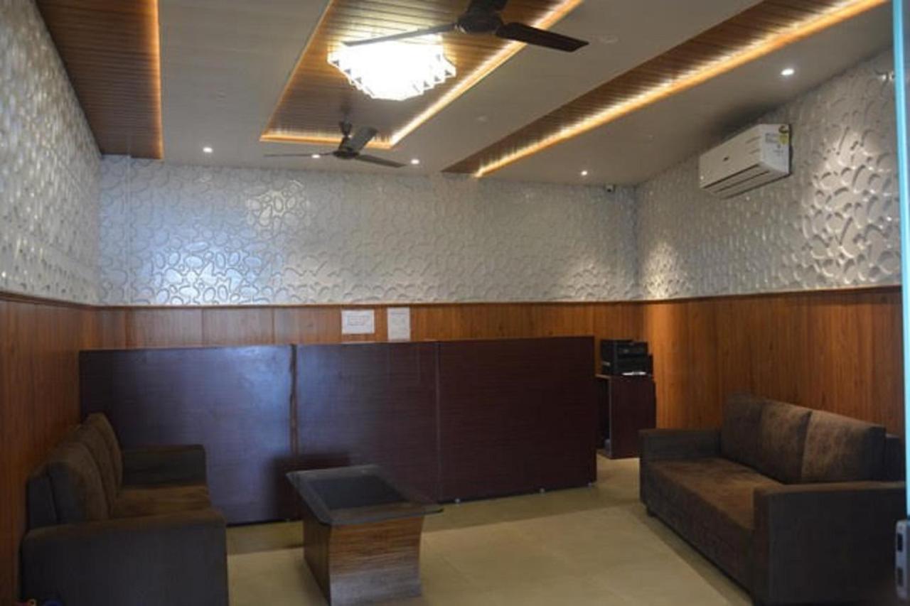 Krazy Hotel Haldwani Luaran gambar