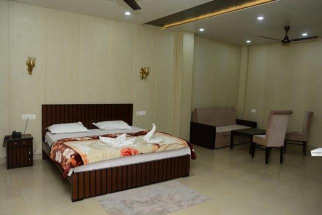 Krazy Hotel Haldwani Luaran gambar