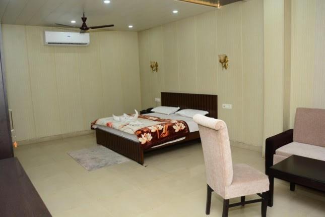 Krazy Hotel Haldwani Luaran gambar
